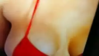 الزوج يضاجع مديرة زوجته ثم ينتقل إلى مهبلها في مشهد جنسي مزدوج شديد