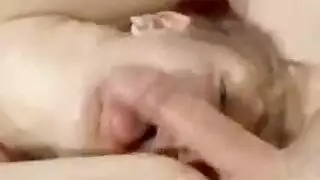 جلسة جنس سرية: شقراء ورجل متزوج يجنحان للجامحة