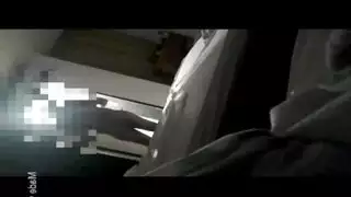 بطن لاتينا أربعة بالإصبع