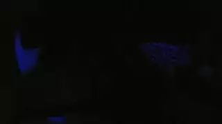 زوجة تتضور جوعاً للقضيب تتدرب على البلع العميق لخيانتها القادمة