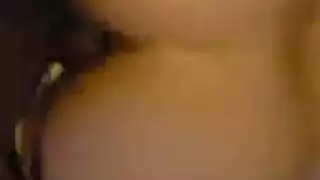 أم مثيرة تجرب العادة السرية المكثفة بمفردها