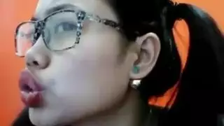 نائبة الرئيس تتحول إلى مدمنة للسائل المنوي في جنس صريح بالمكتب