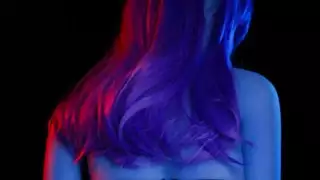 جنس صريح مع دمية جنسية متعرجة: أثداء مثالية، مؤخرة كبيرة، جاهزة لأكثر تخيلاتك الإباحية جنوناً