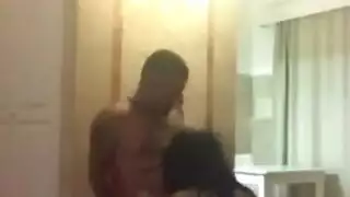 تلعب في زبر ابوها وهو نايم سكس ناااار