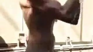 العاهرة الفائقة تحصل على لعق فرجها من شاعر قذر