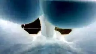 هو نايم وهي ركبه عليه