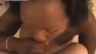 أنيميشن إكس إكس إكس: بنات العائلة يأخذن حمولات ساخنة في مشهد جماعي