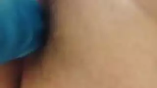 عاهرة عربية تأخذ زب كبير في مؤخرتها