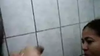 حل جينا لين المالي: مص لحم رئيسها السميك في المكتب