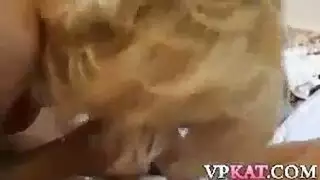 صباح إكس إكس إكس: آسيوية تمص كالمحترفة ثم تُنكح بعنف