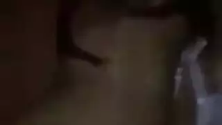 مصرية ممتلئة الصدر تُدمر: مشهد إباحي طويل مع كلام فاحش صريح