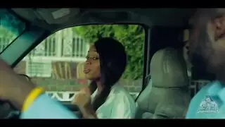 طالبة تخدم قضيب معلمها المنتصب خلف الحرم المدرسي