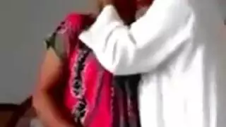 عجوز باكستاني ينيك زوجت ابنه